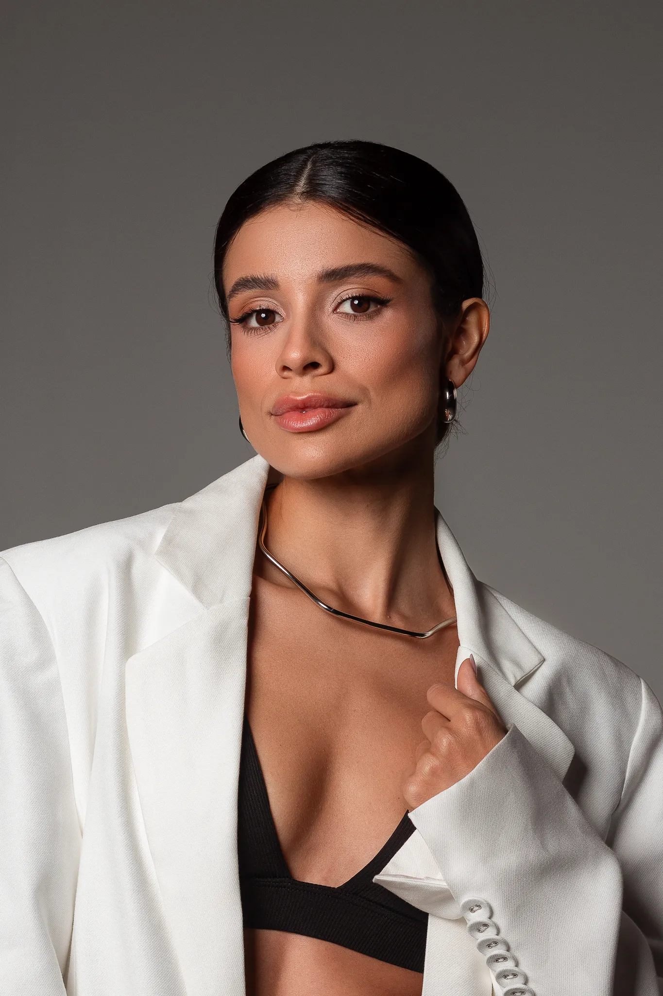Retrato feminino realizado por aluna